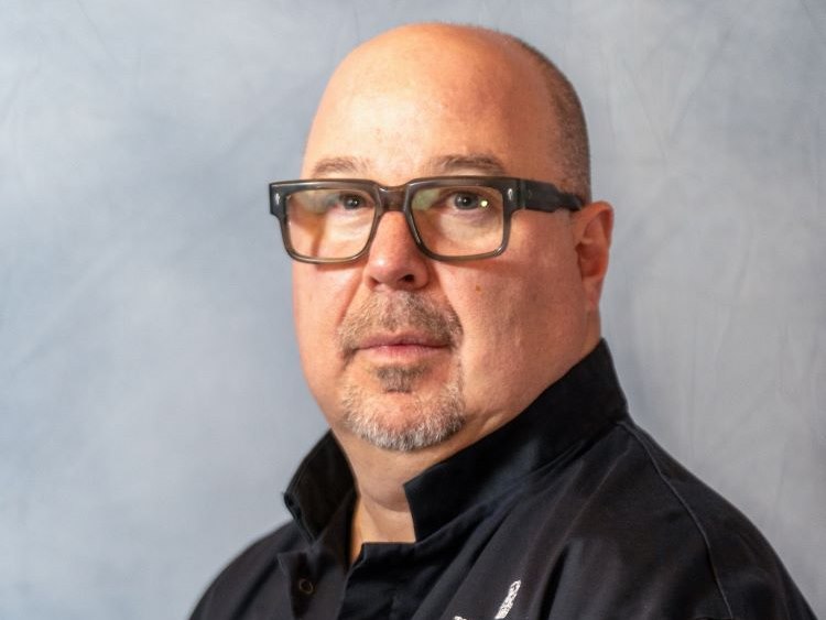 Head Chef Jasper Schneider headshot
